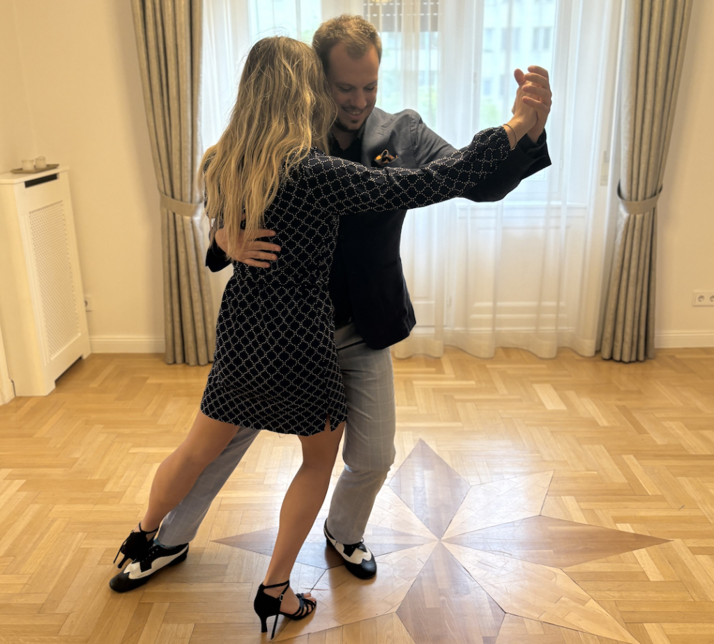 Tangó magánóra férfiaknak Tangó magánóra férfiaknak